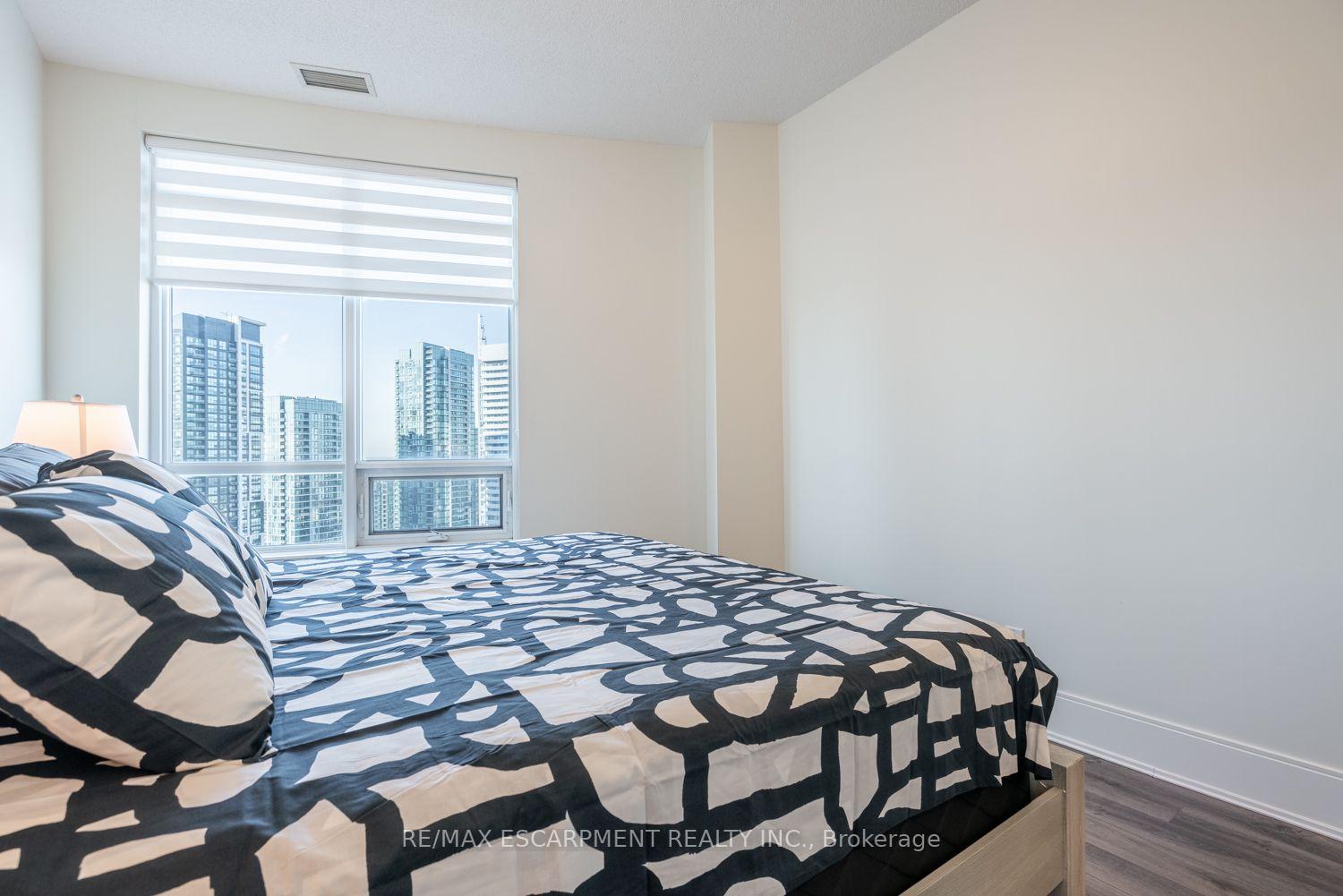 Photo 22 of Unit PH5, 330 Burnhamthorpe Road, Mississauga, City Centre — HOMEH
