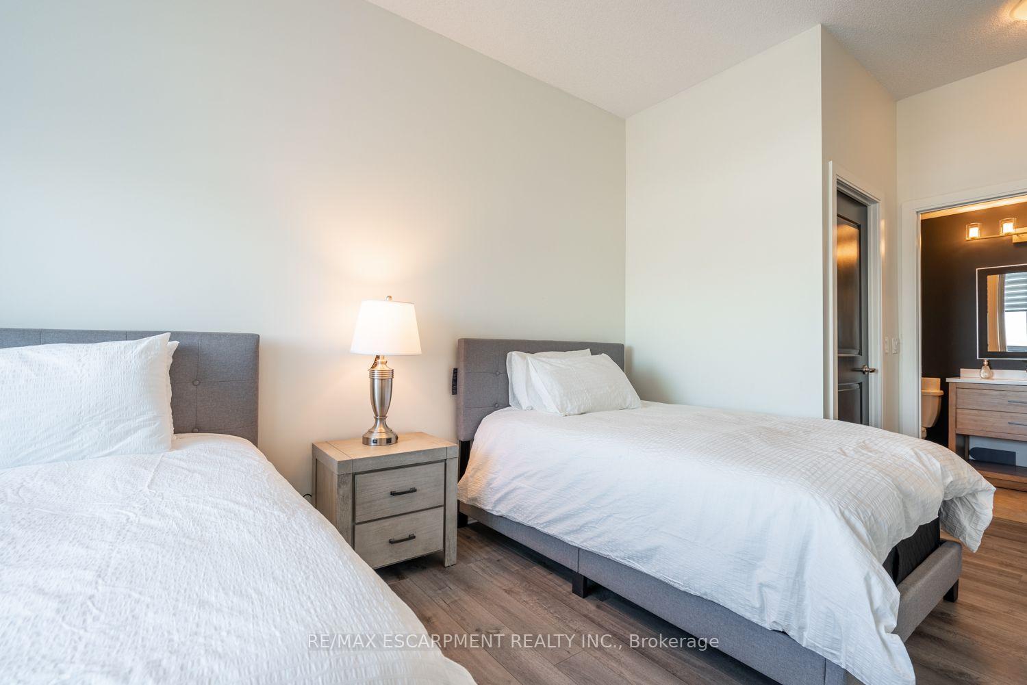 Photo 29 of Unit PH5, 330 Burnhamthorpe Road, Mississauga, City Centre — HOMEH