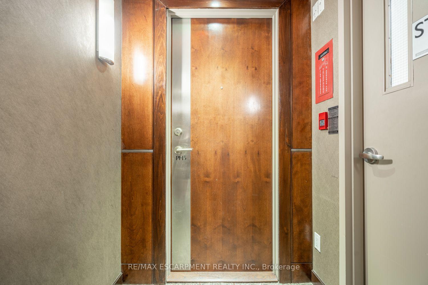 Photo 35 of Unit PH5, 330 Burnhamthorpe Road, Mississauga, City Centre — HOMEH
