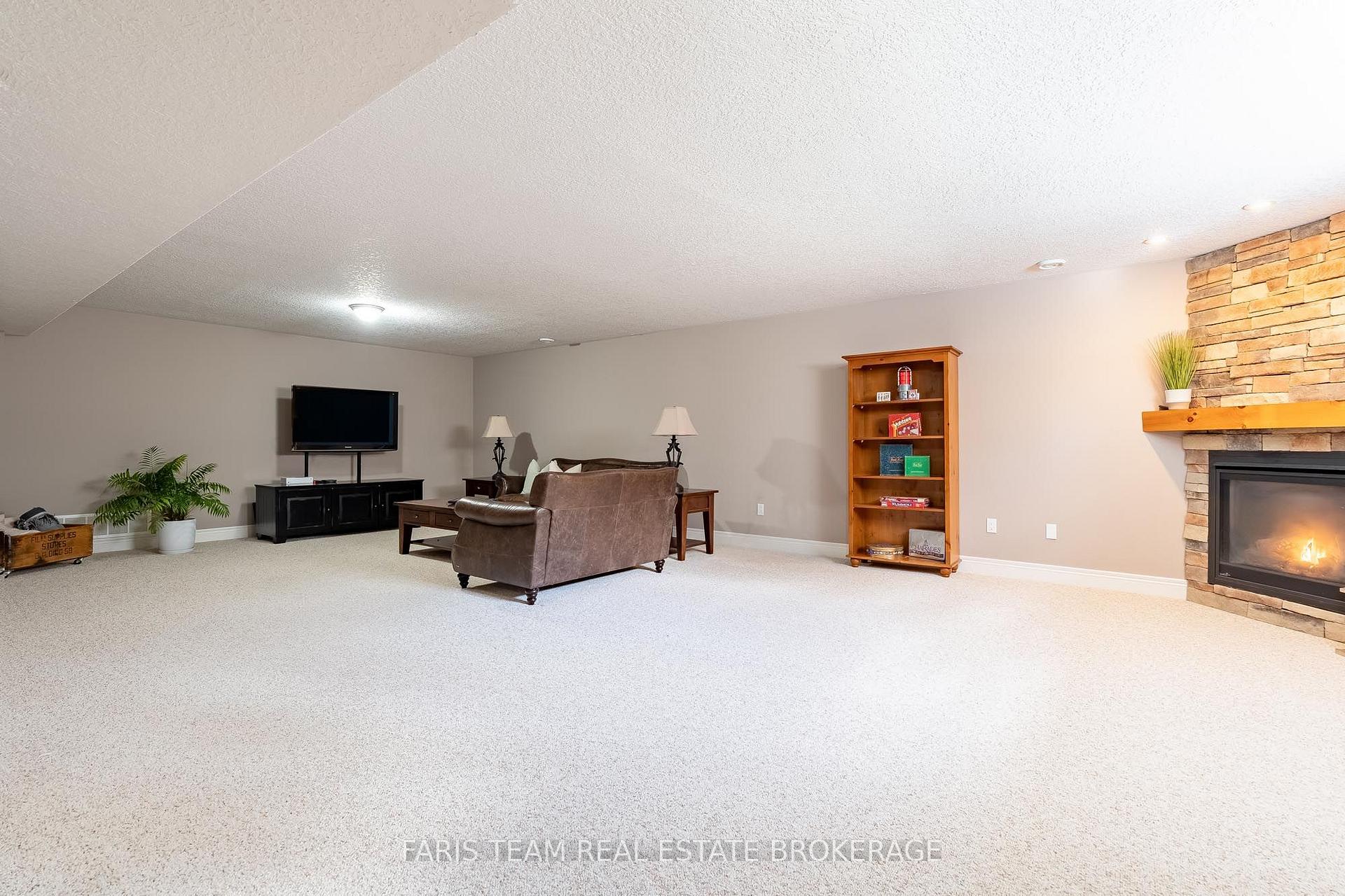 Photo 76 of 3063 Stone Ridge Boulevard, Orillia — HOMEH