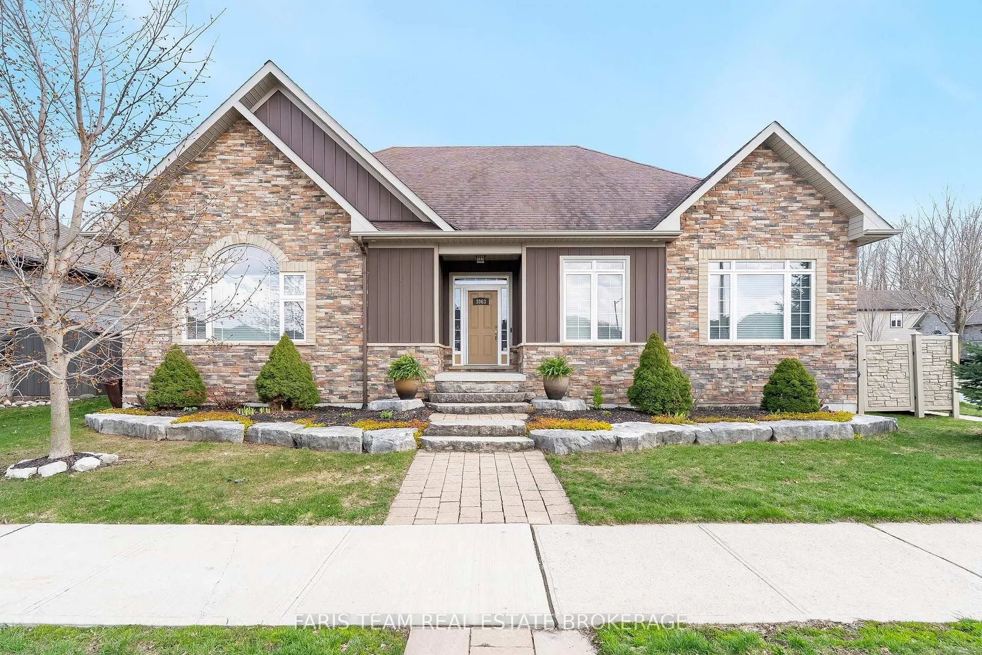 Photo 1 of 3063 Stone Ridge Boulevard, Orillia — HOMEH