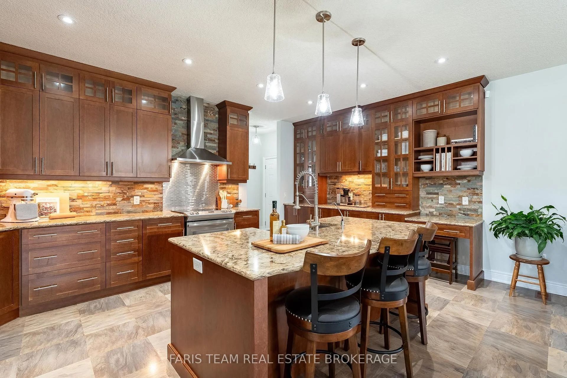 Photo 15 of 3063 Stone Ridge Boulevard, Orillia — HOMEH