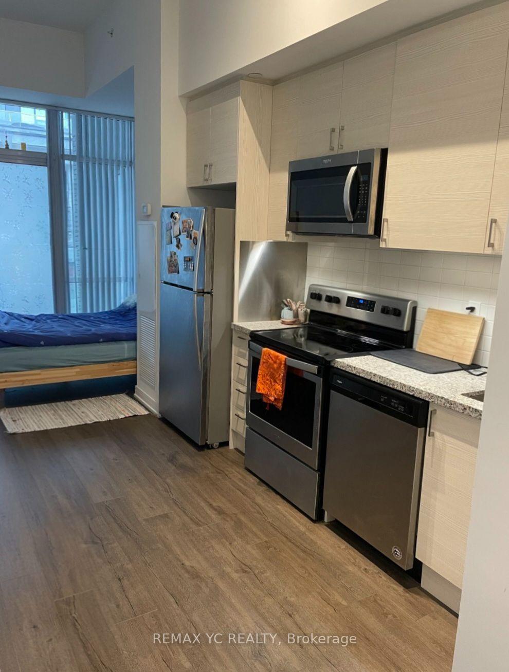 Photo 3 of Unit 111, 621 Sheppard Avenue E, North York, Bayview Village — HOMEH