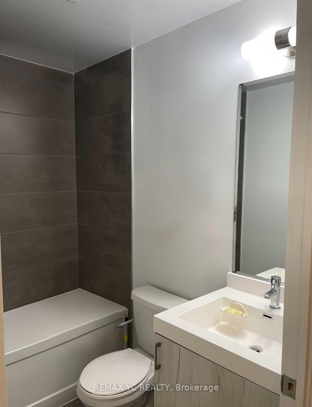 Photo 5 of Unit 111, 621 Sheppard Avenue E, North York, Bayview Village — HOMEH