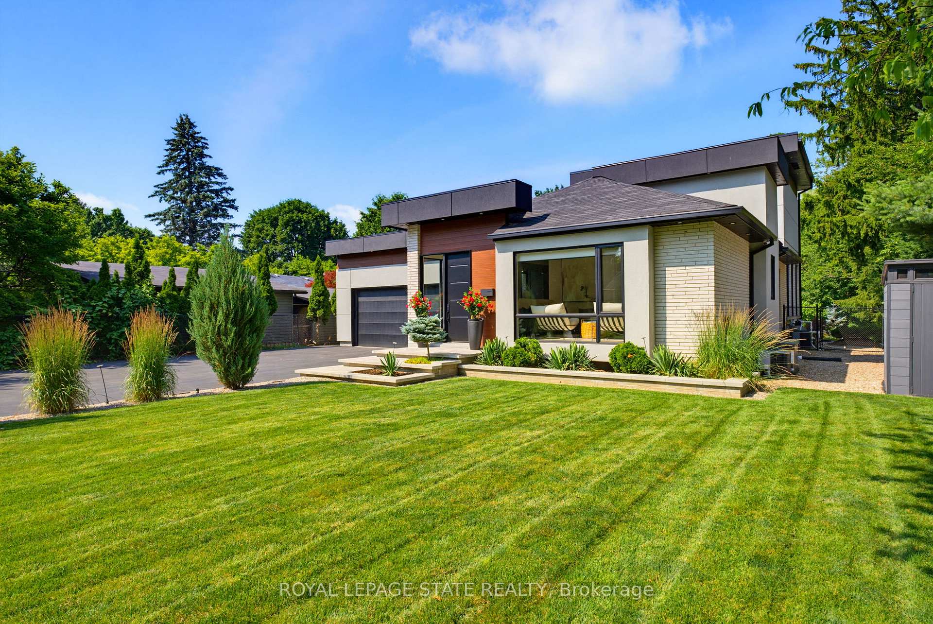 Photo 2 of 282 Robina Road, Hamilton, Ancaster — HOMEH