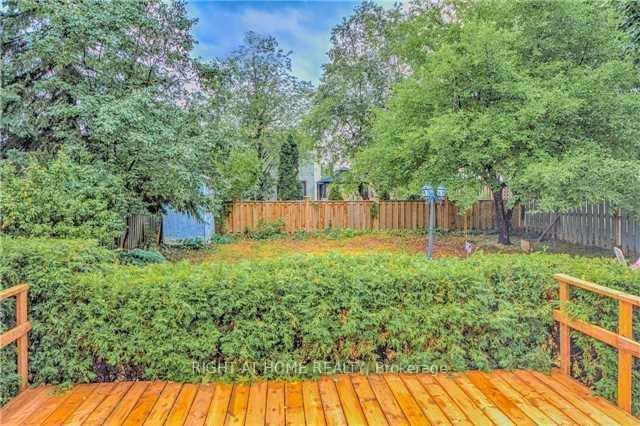 Photo 3 of 54 Penwick Crescent, Richmond Hill, North Richvale — HOMEH