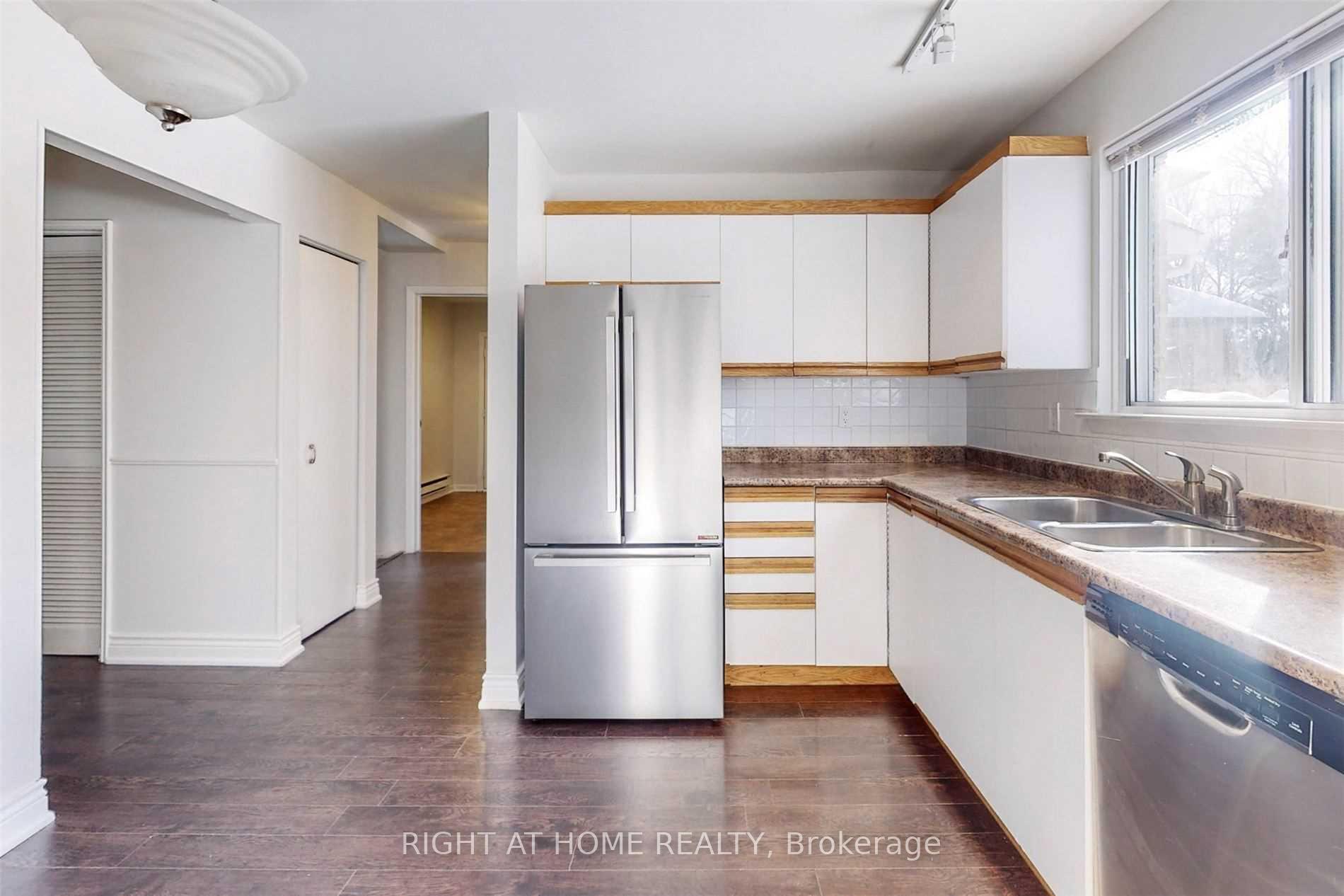 Photo 12 of 54 Penwick Crescent, Richmond Hill, North Richvale — HOMEH