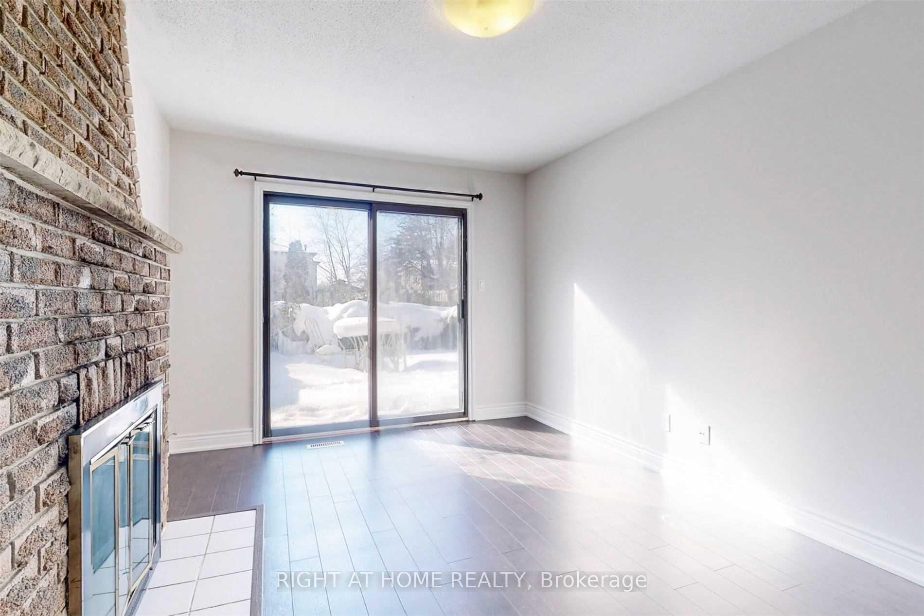 Photo 14 of 54 Penwick Crescent, Richmond Hill, North Richvale — HOMEH