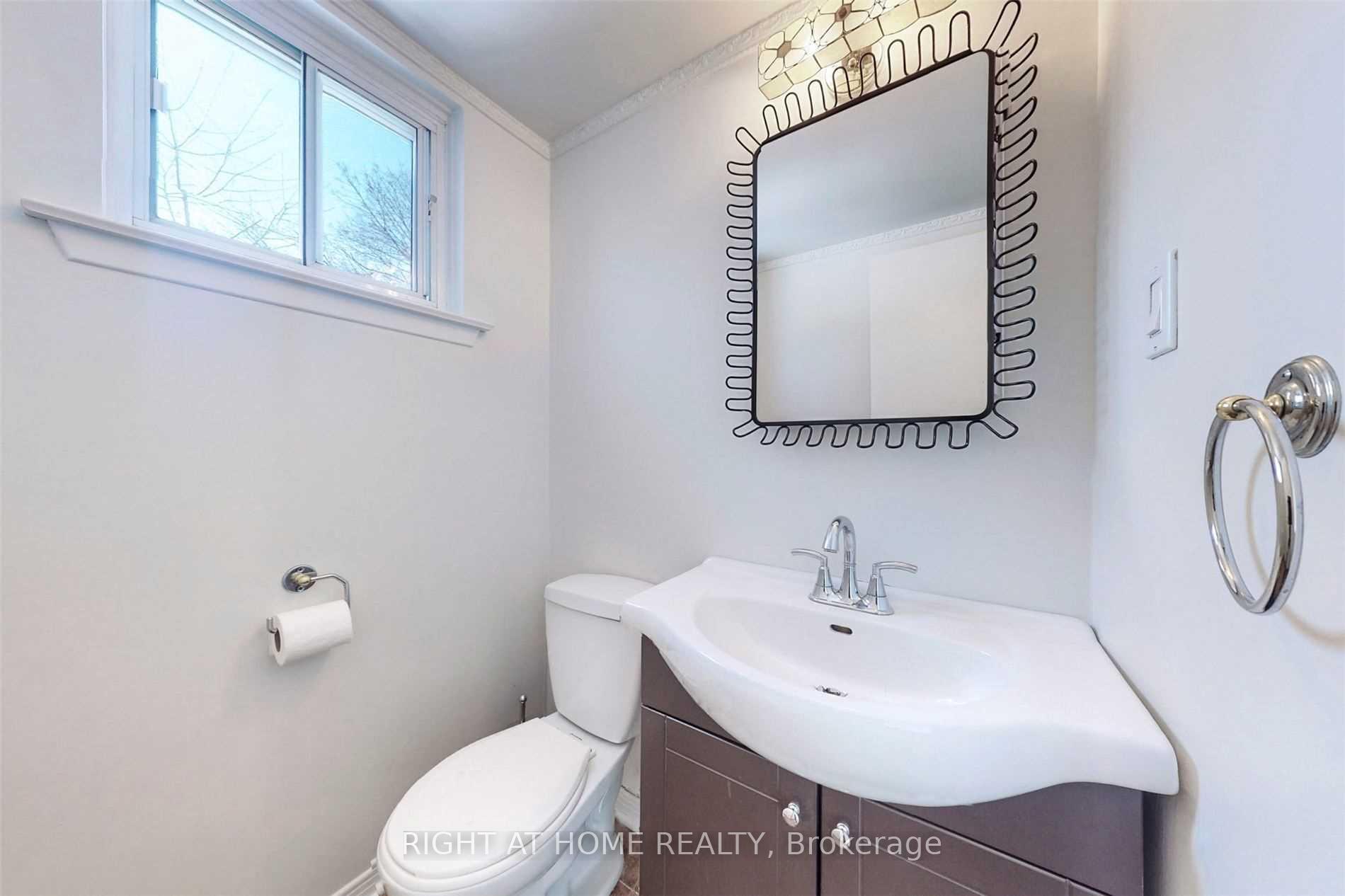 Photo 15 of 54 Penwick Crescent, Richmond Hill, North Richvale — HOMEH