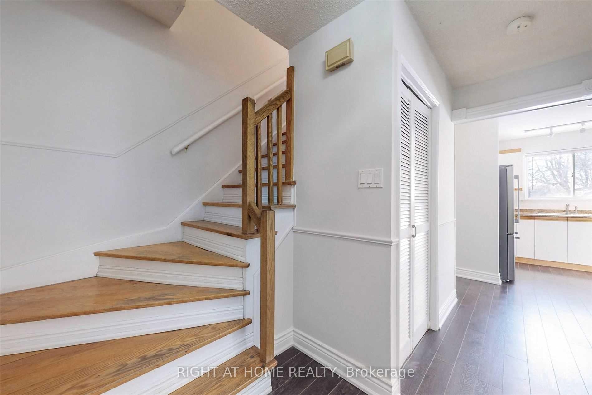 Photo 16 of 54 Penwick Crescent, Richmond Hill, North Richvale — HOMEH