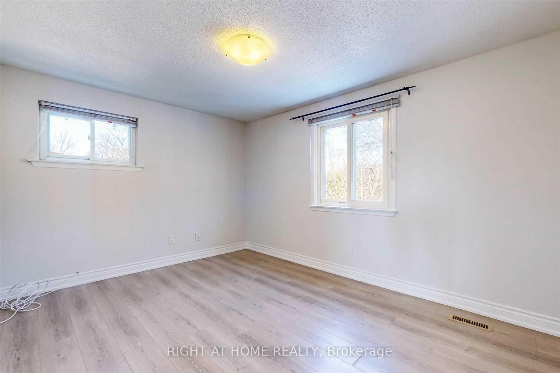 Photo 17 of 54 Penwick Crescent, Richmond Hill, North Richvale — HOMEH