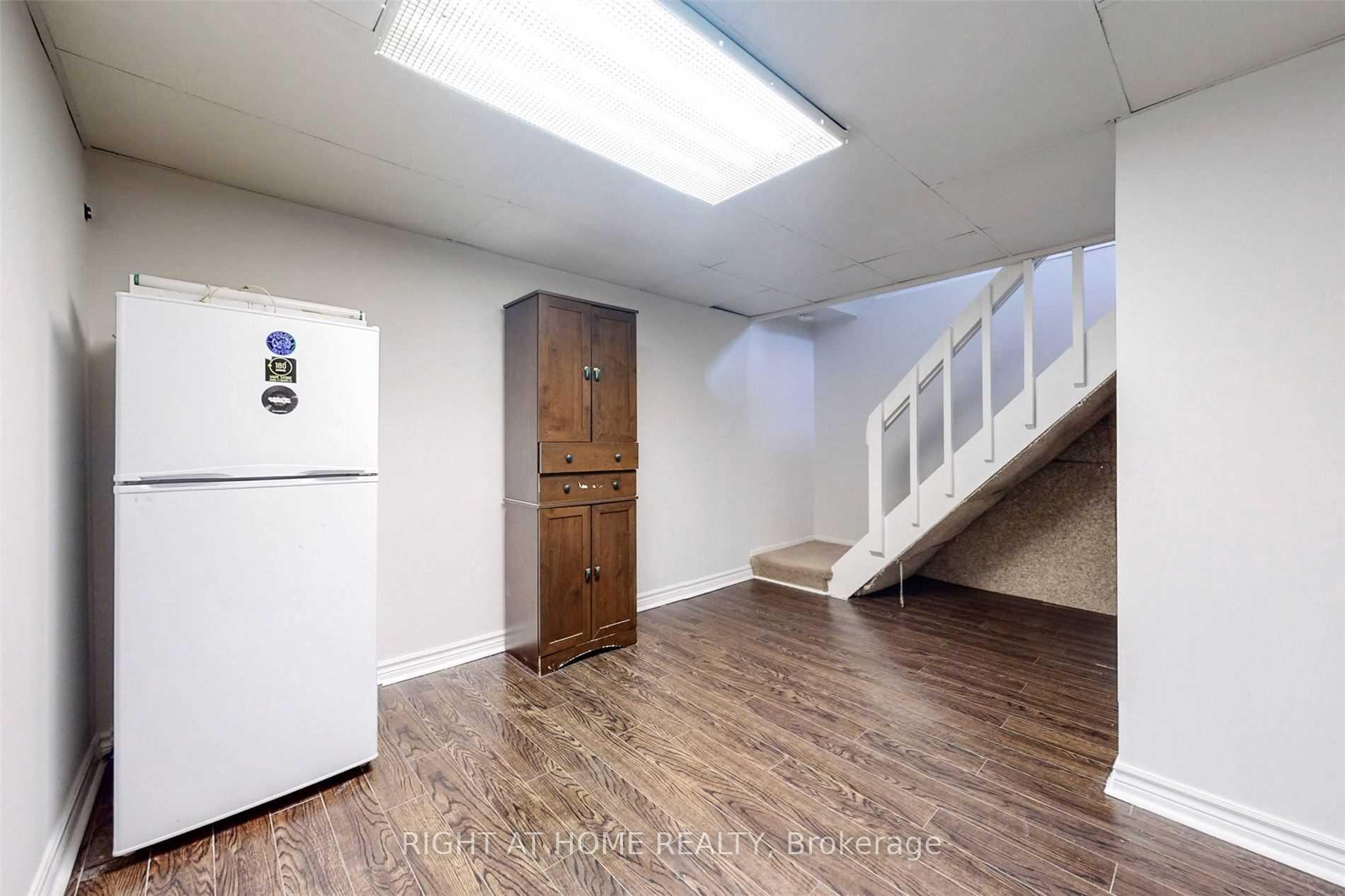 Photo 21 of 54 Penwick Crescent, Richmond Hill, North Richvale — HOMEH