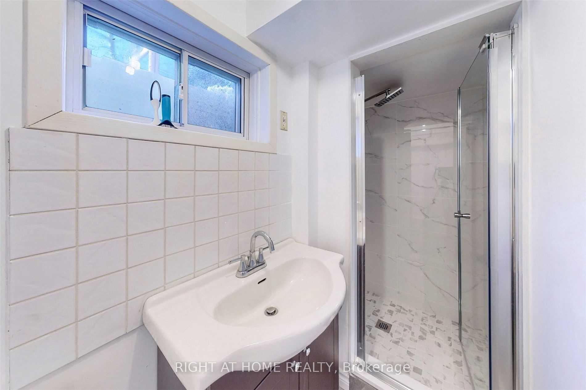 Photo 27 of 54 Penwick Crescent, Richmond Hill, North Richvale — HOMEH