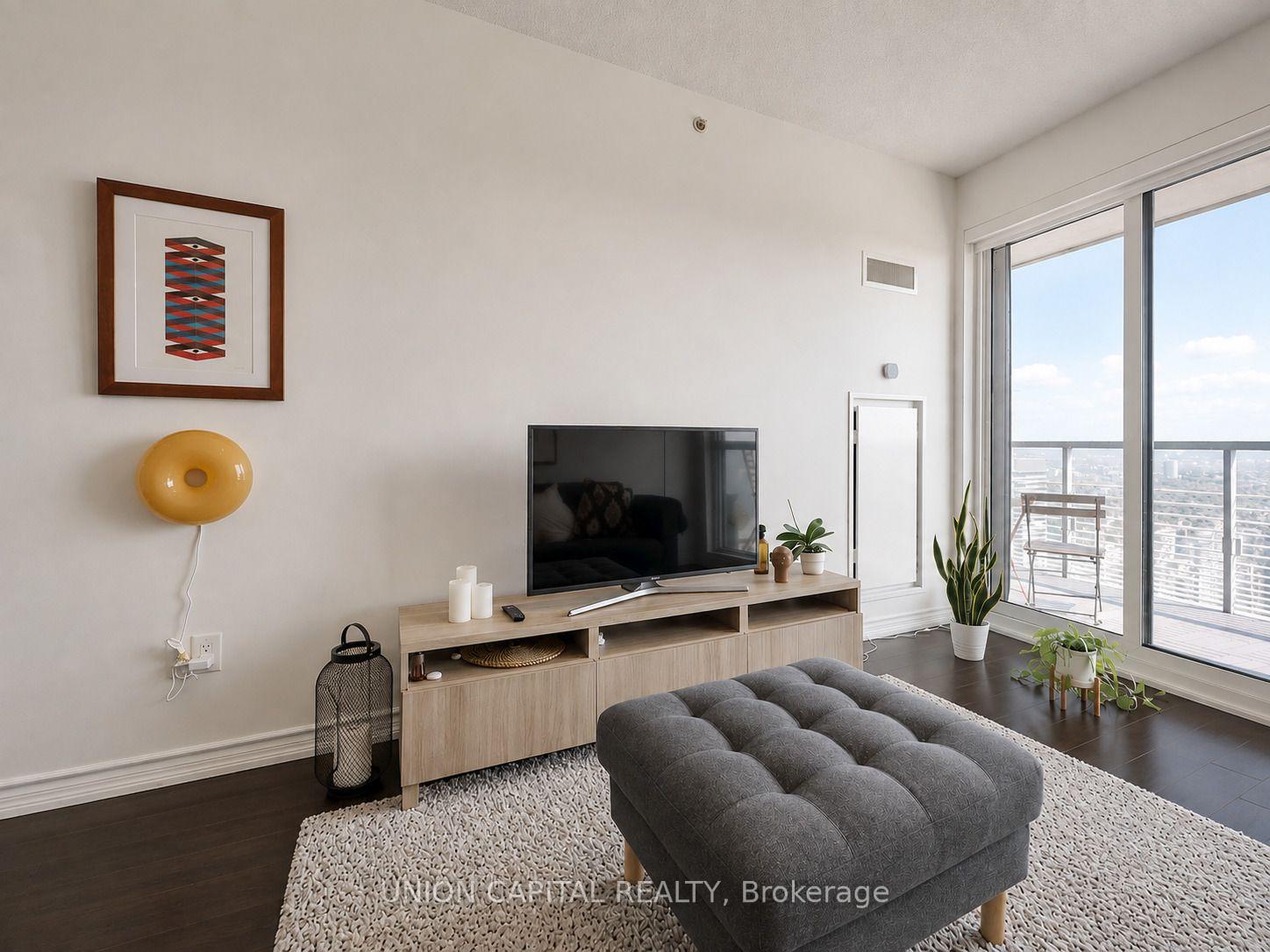 Photo 19 of Unit 4903, 386 Yonge Street, Toronto, Bay Street Corridor — HOMEH