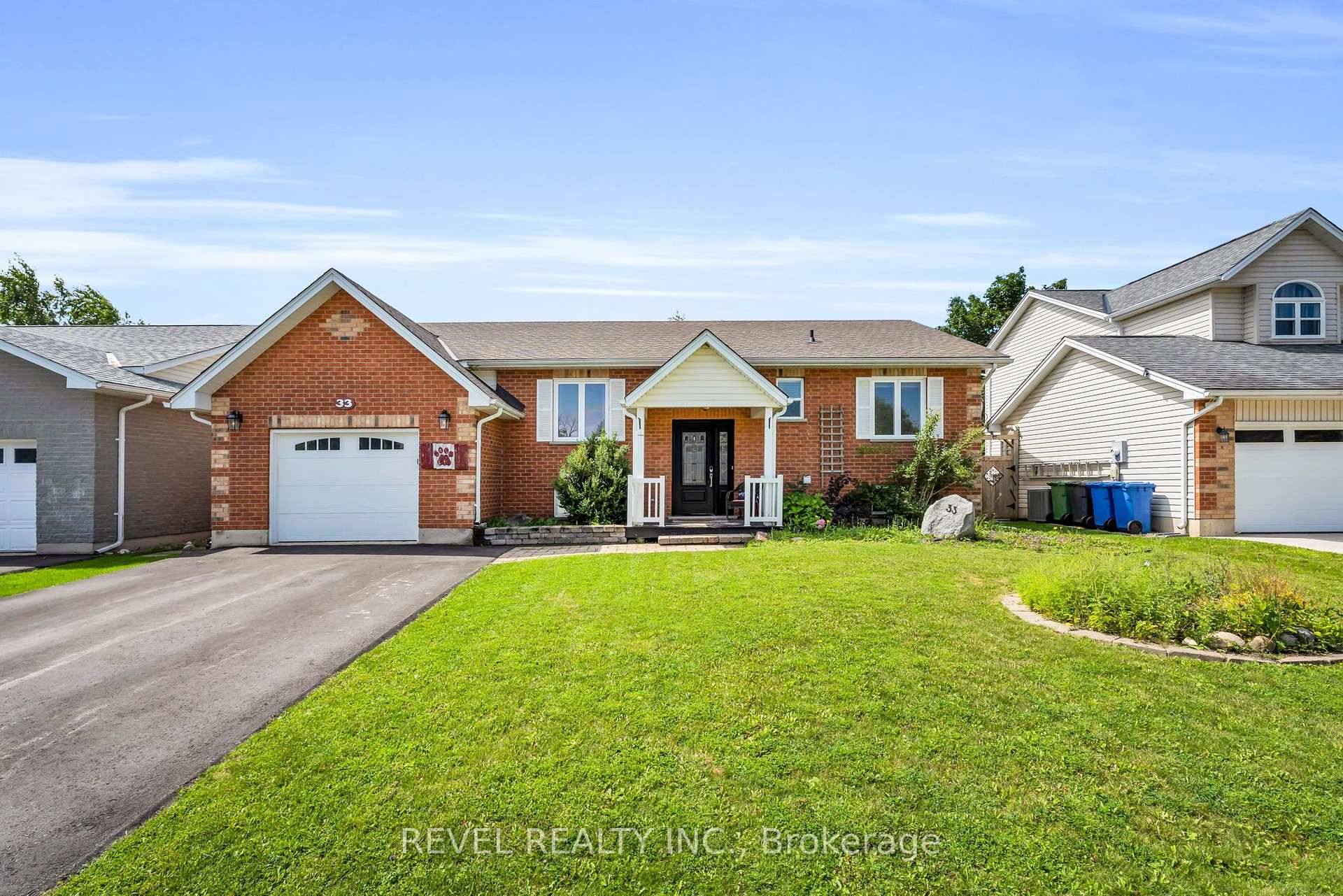 Photo 2 of 33 Wilson Crescent, Southgate — HOMEH
