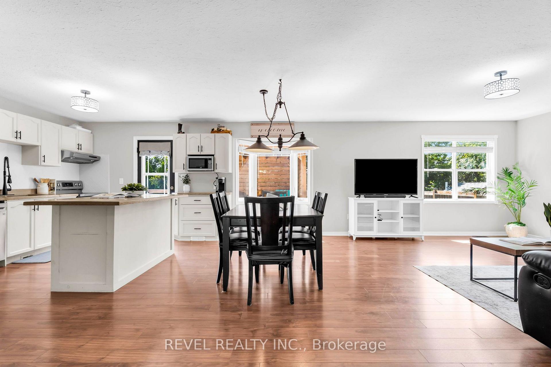 Photo 8 of 33 Wilson Crescent, Southgate — HOMEH