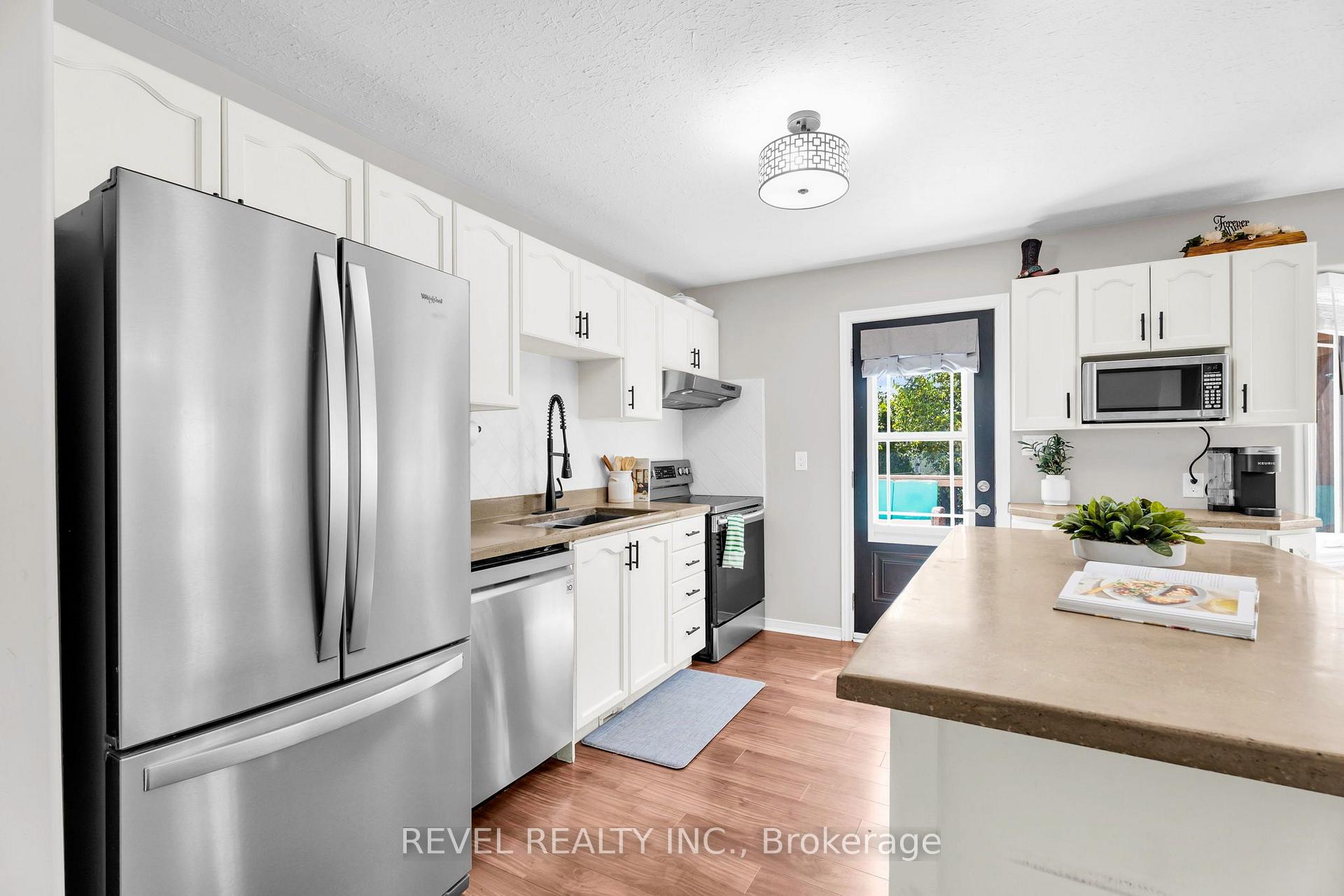Photo 10 of 33 Wilson Crescent, Southgate — HOMEH