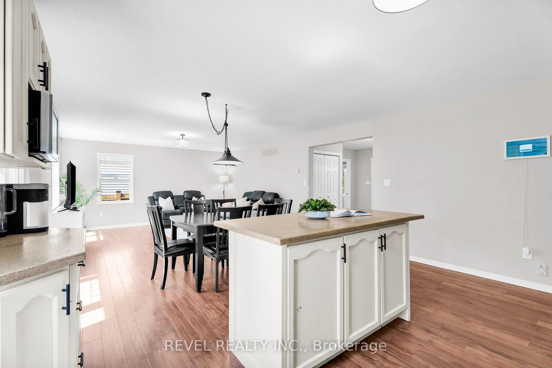 Photo 13 of 33 Wilson Crescent, Southgate — HOMEH