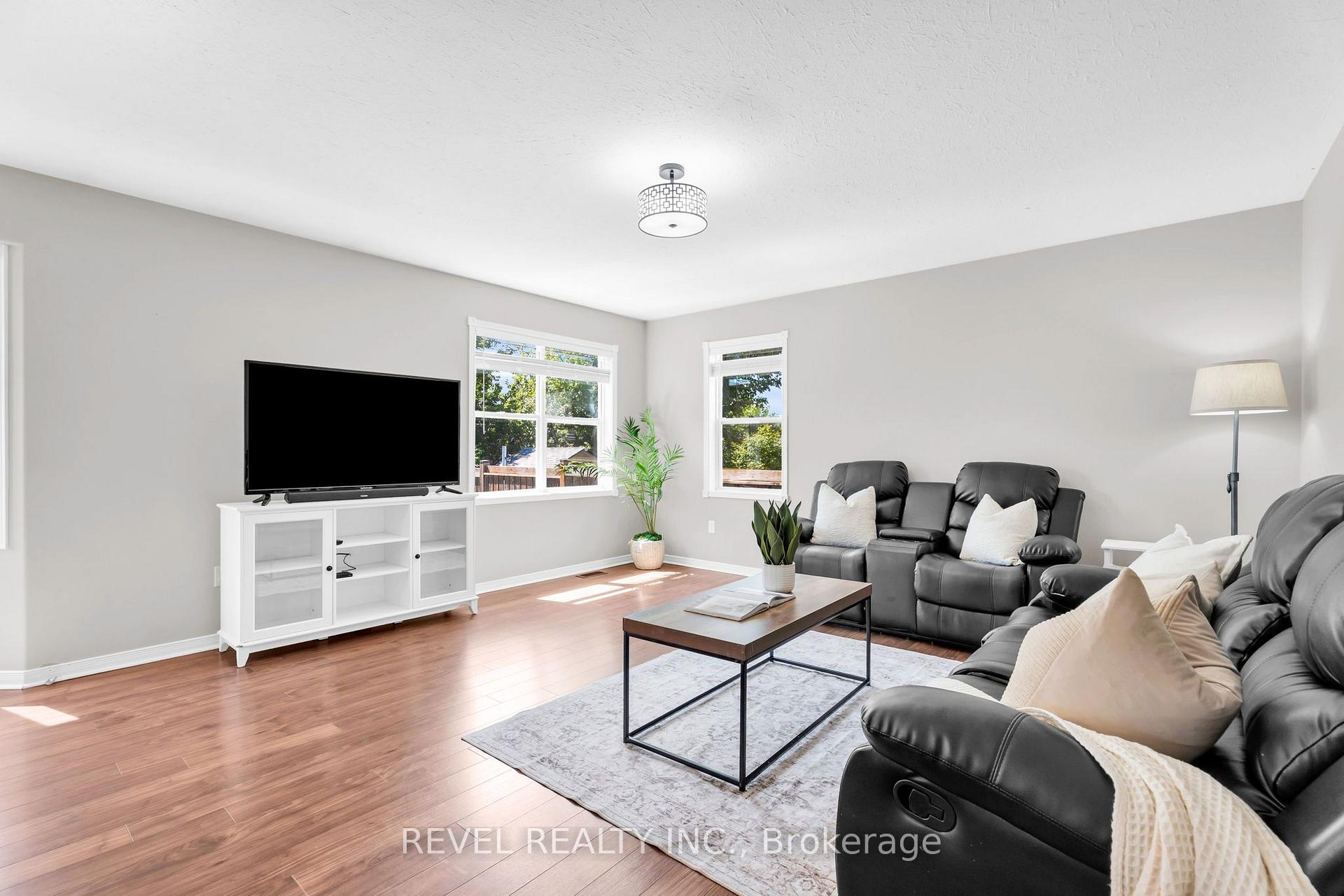 Photo 17 of 33 Wilson Crescent, Southgate — HOMEH
