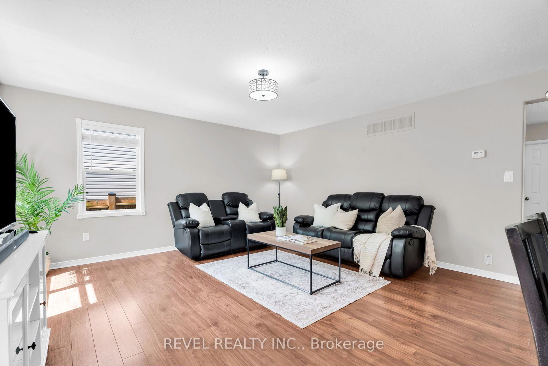 Photo 18 of 33 Wilson Crescent, Southgate — HOMEH