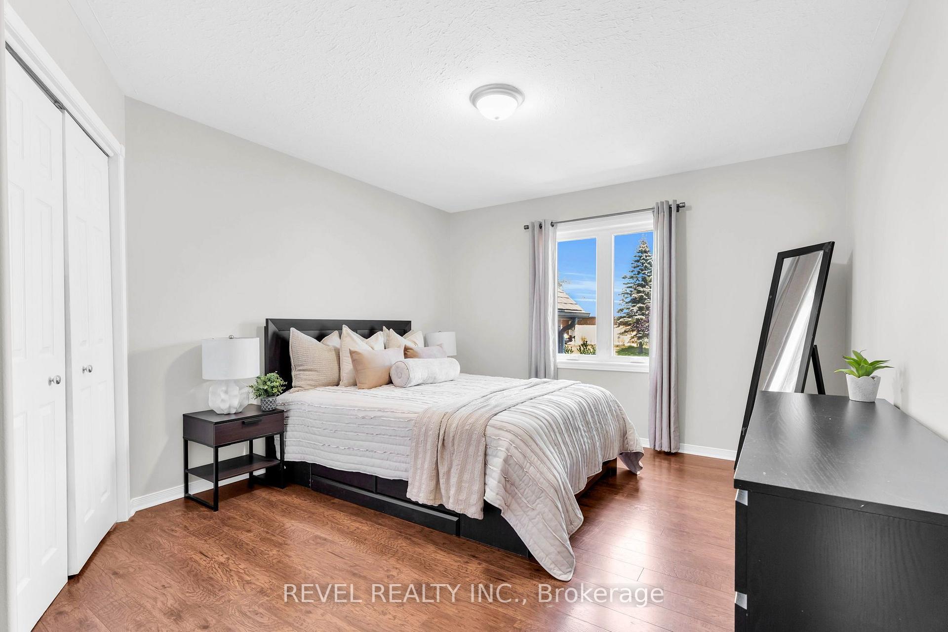 Photo 21 of 33 Wilson Crescent, Southgate — HOMEH