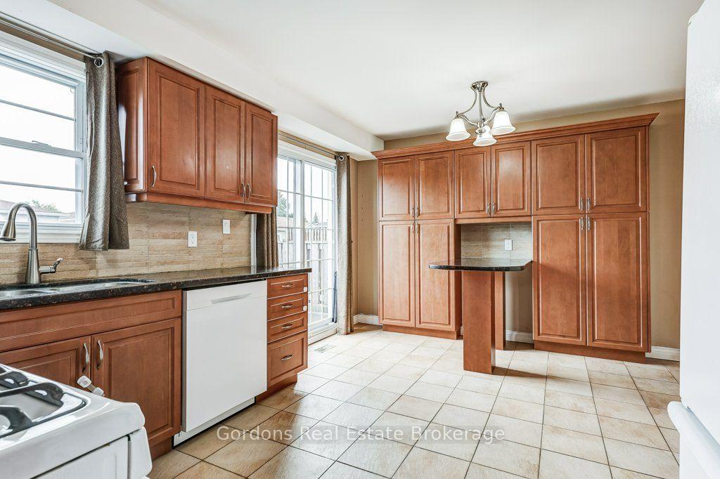 Photo 15 of 2013 Shay Drive, Pickering, Brock Ridge — HOMEH