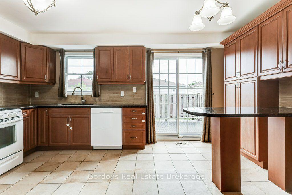 Photo 17 of 2013 Shay Drive, Pickering, Brock Ridge — HOMEH