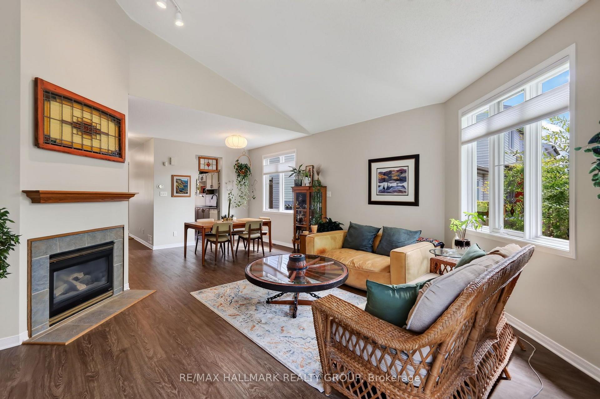 Photo 17 of 95 College Circle, Ottawa, Castle Heights — HOMEH