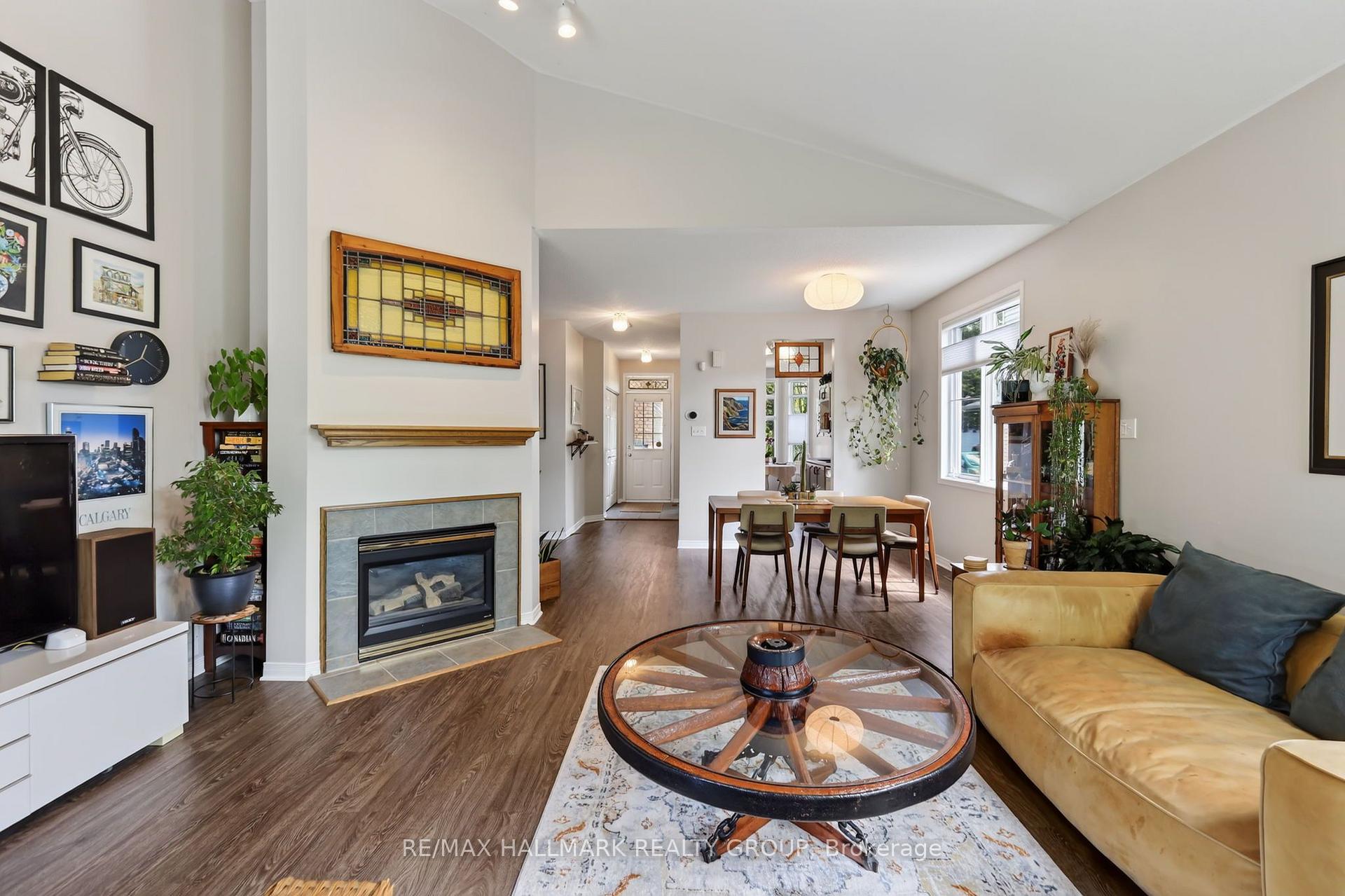 Photo 18 of 95 College Circle, Ottawa, Castle Heights — HOMEH