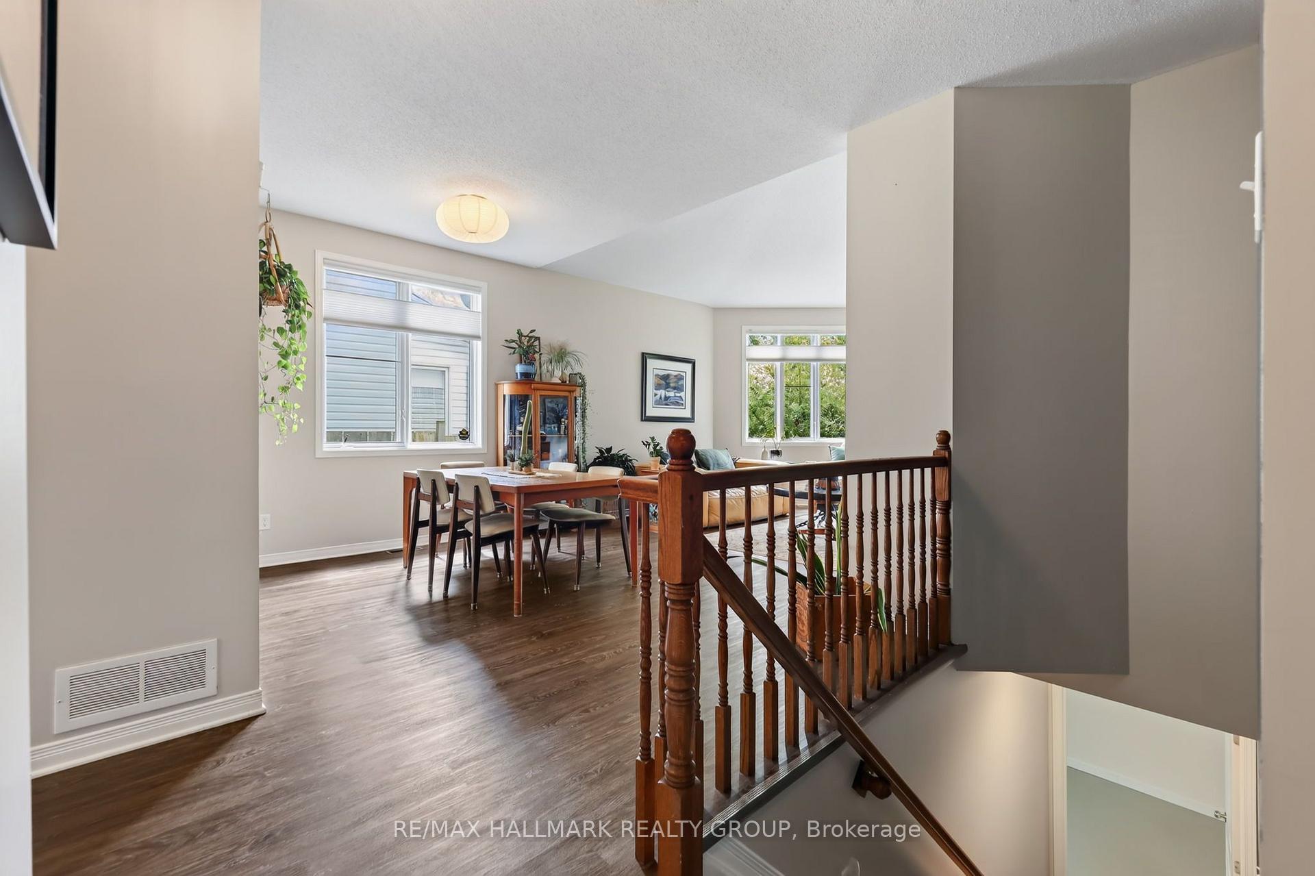 Photo 30 of 95 College Circle, Ottawa, Castle Heights — HOMEH