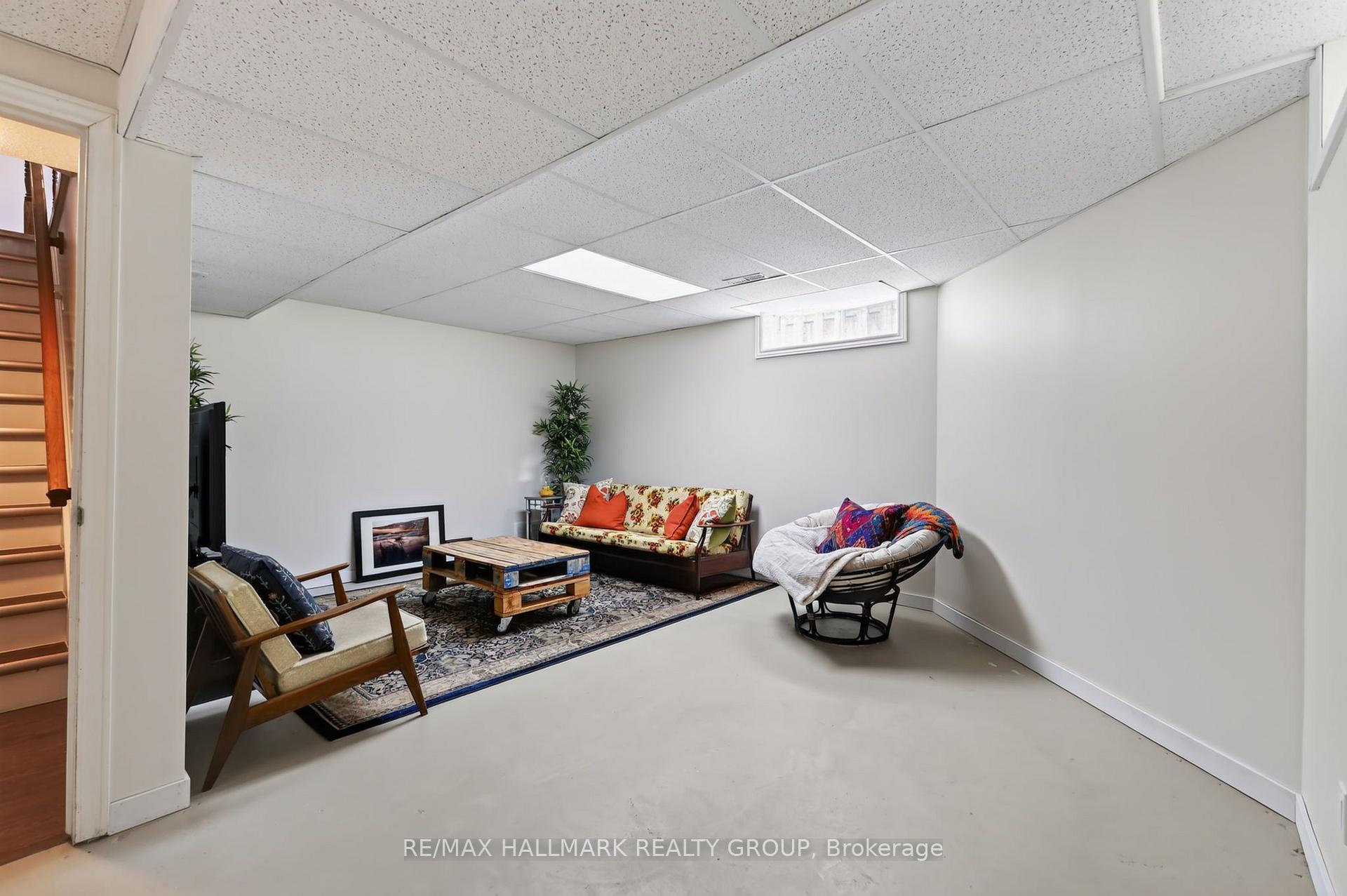Photo 31 of 95 College Circle, Ottawa, Castle Heights — HOMEH