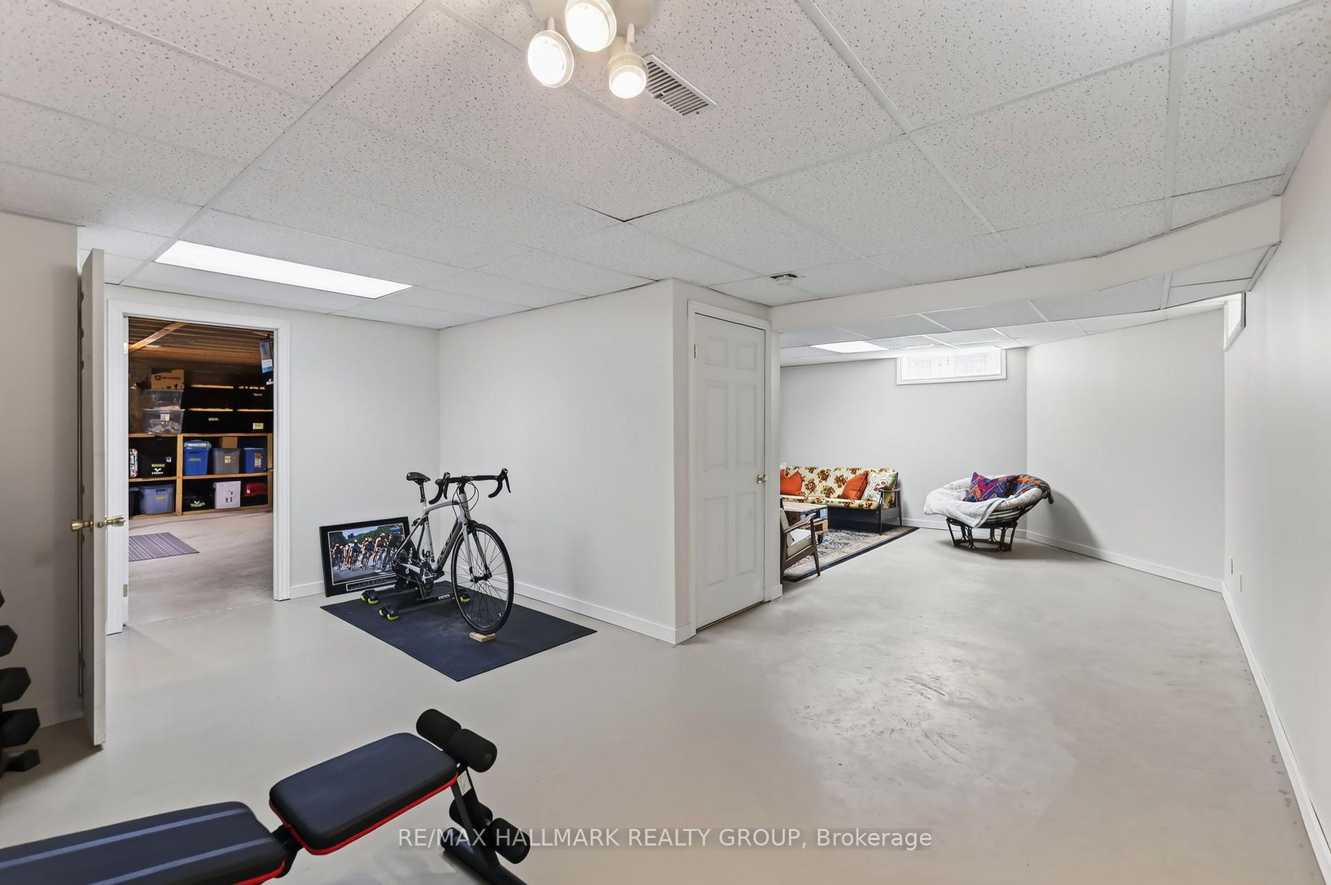 Photo 36 of 95 College Circle, Ottawa, Castle Heights — HOMEH