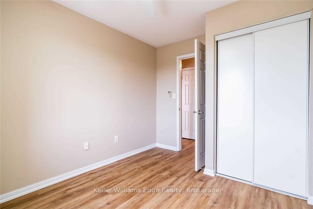 Photo 13 of 3115 Stornoway Circle, Oakville, Bronte Creek — HOMEH