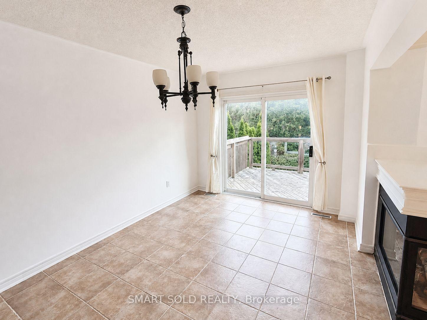 Photo 10 of 52 Royalpark Way, Vaughan, Elder Mills — HOMEH