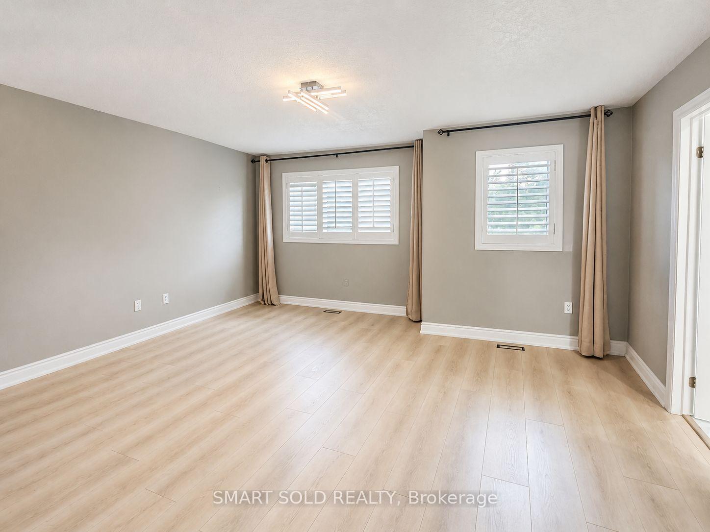 Photo 12 of 52 Royalpark Way, Vaughan, Elder Mills — HOMEH