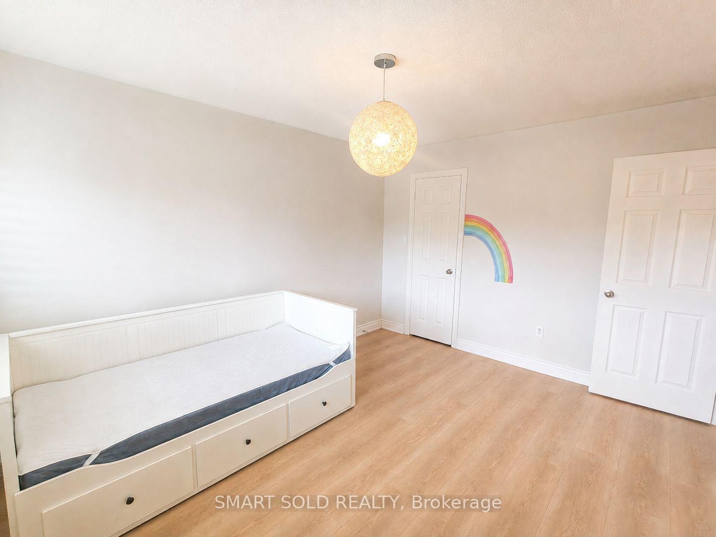 Photo 17 of 52 Royalpark Way, Vaughan, Elder Mills — HOMEH