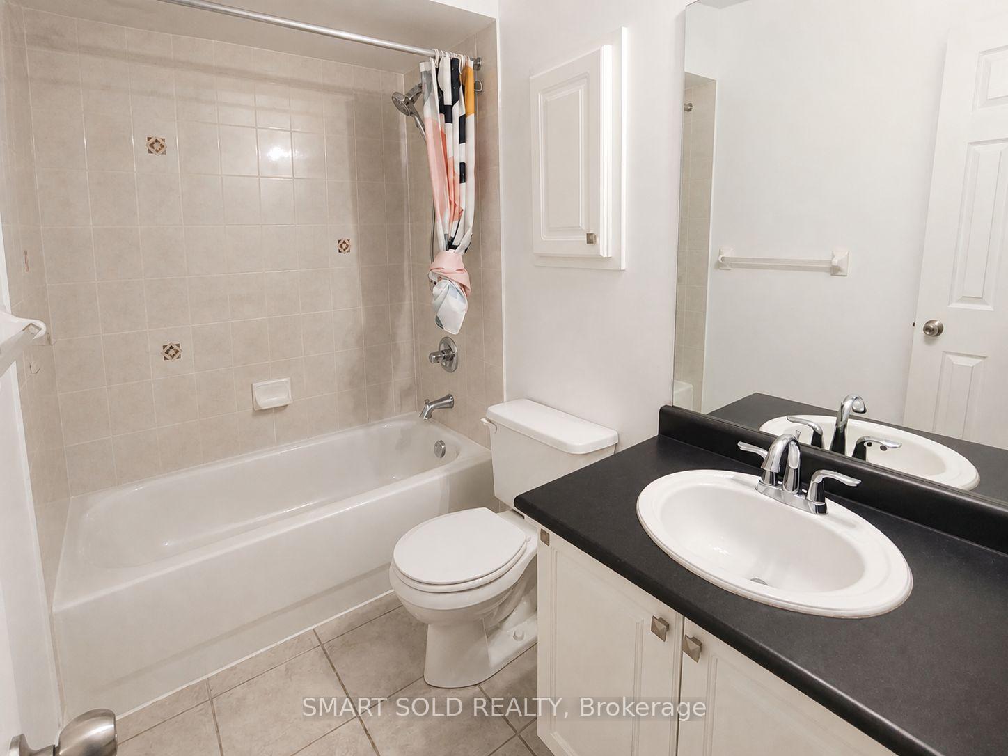 Photo 18 of 52 Royalpark Way, Vaughan, Elder Mills — HOMEH