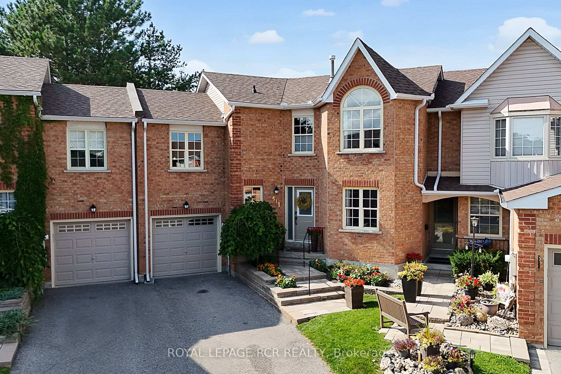Photo 3 of 411 Butler Court, Aurora, Aurora Village — HOMEH