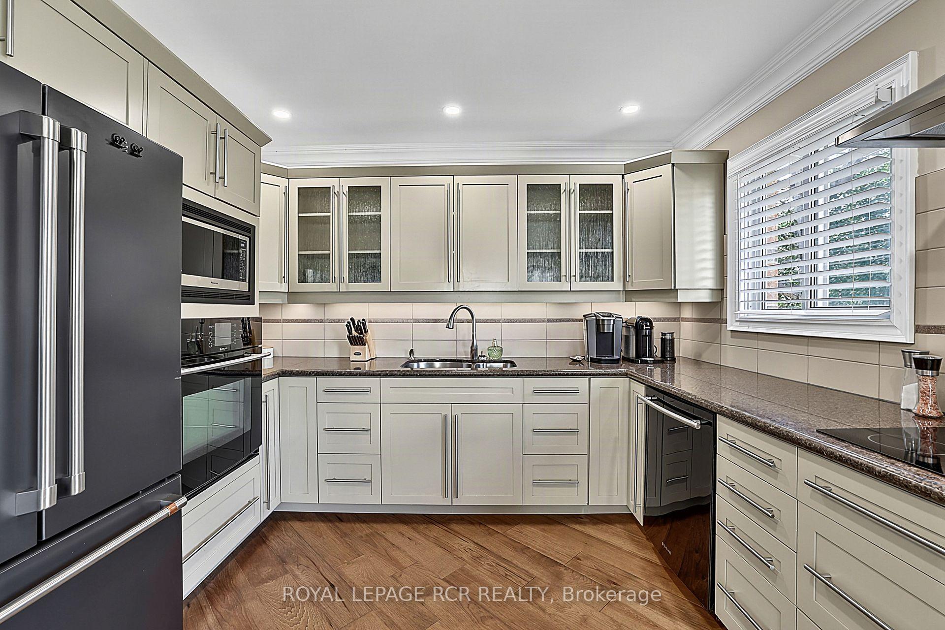 Photo 9 of 411 Butler Court, Aurora, Aurora Village — HOMEH