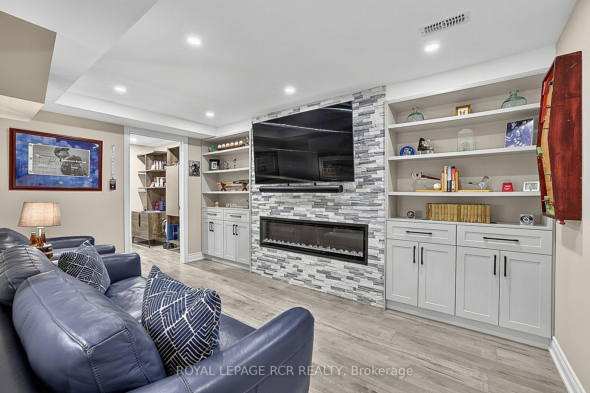 Photo 31 of 411 Butler Court, Aurora, Aurora Village — HOMEH