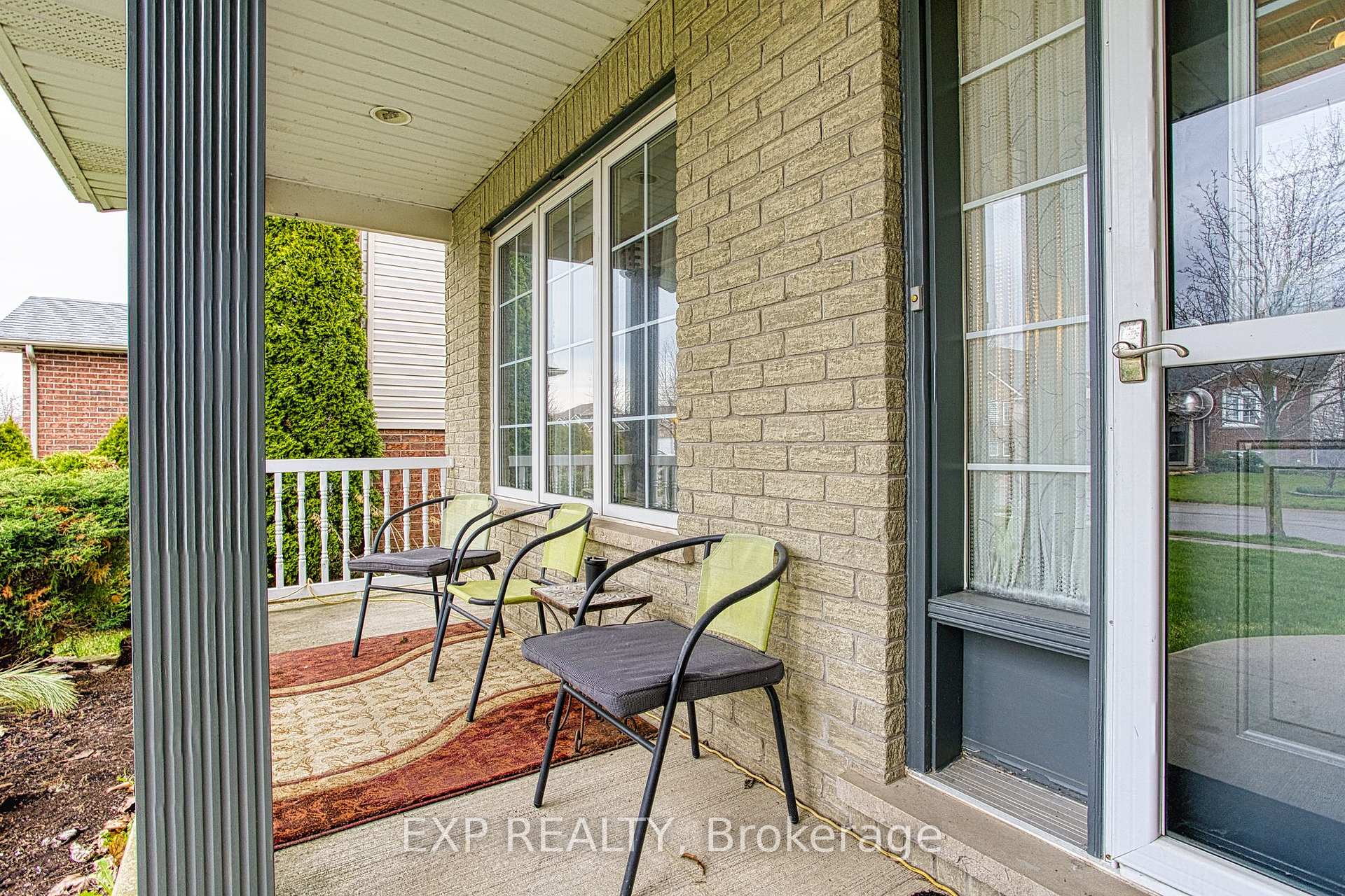 Photo 3 of 7192 Kelly Drive, Niagara Falls, Forestview — HOMEH