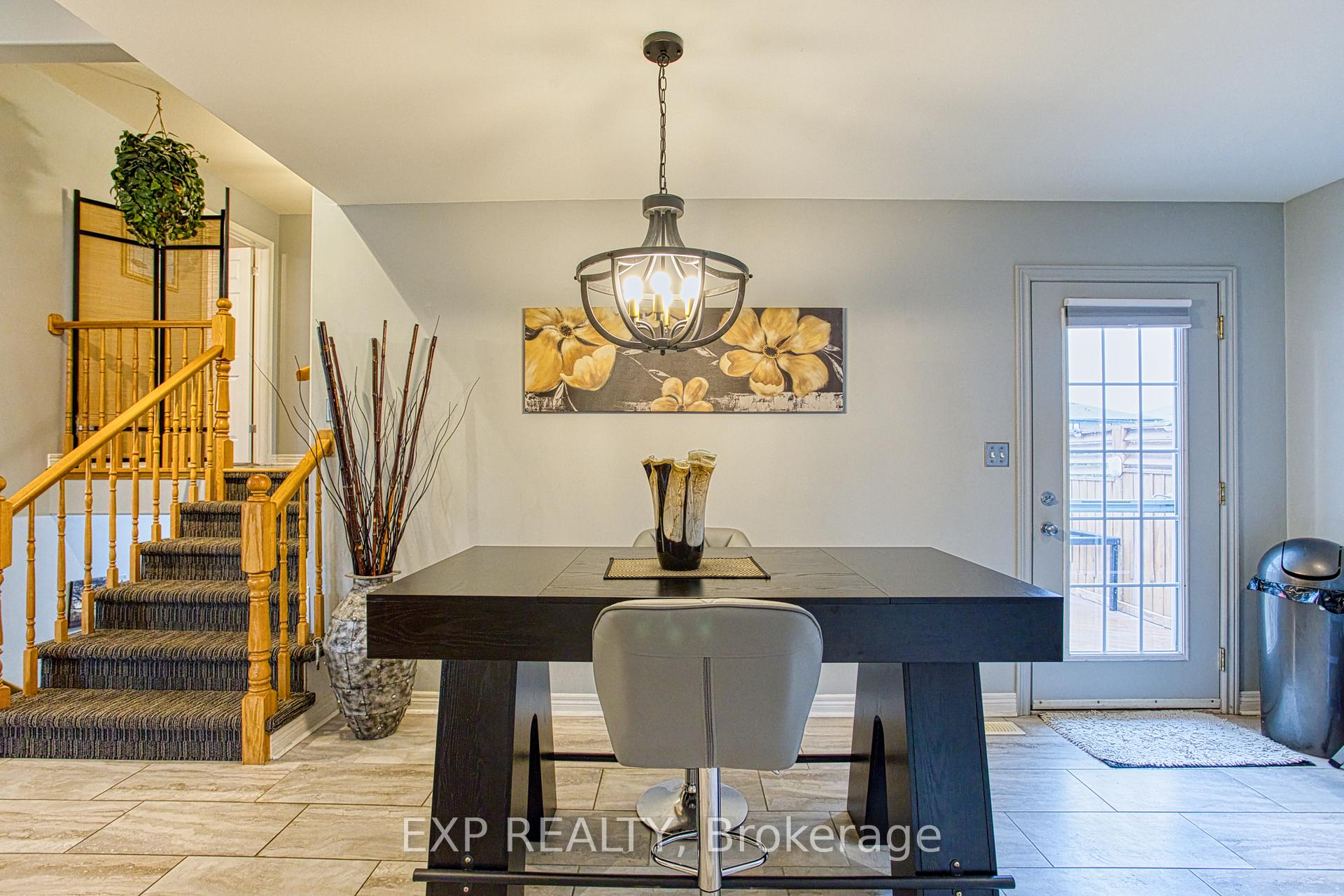 Photo 15 of 7192 Kelly Drive, Niagara Falls, Forestview — HOMEH
