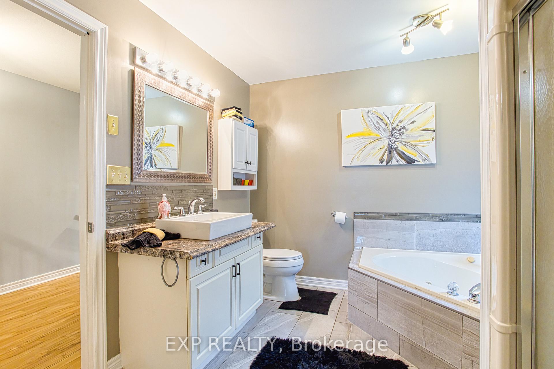 Photo 23 of 7192 Kelly Drive, Niagara Falls, Forestview — HOMEH