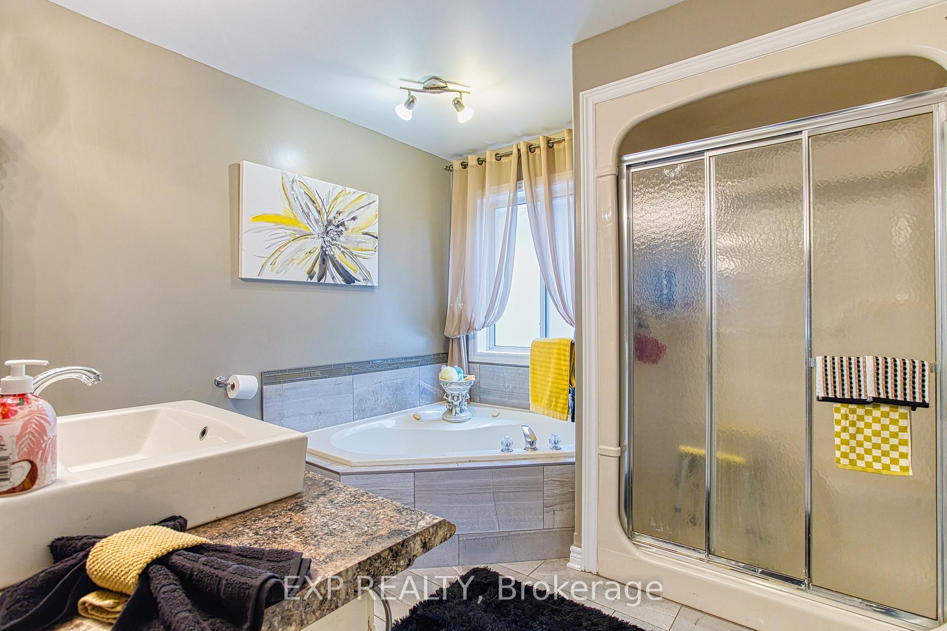 Photo 24 of 7192 Kelly Drive, Niagara Falls, Forestview — HOMEH