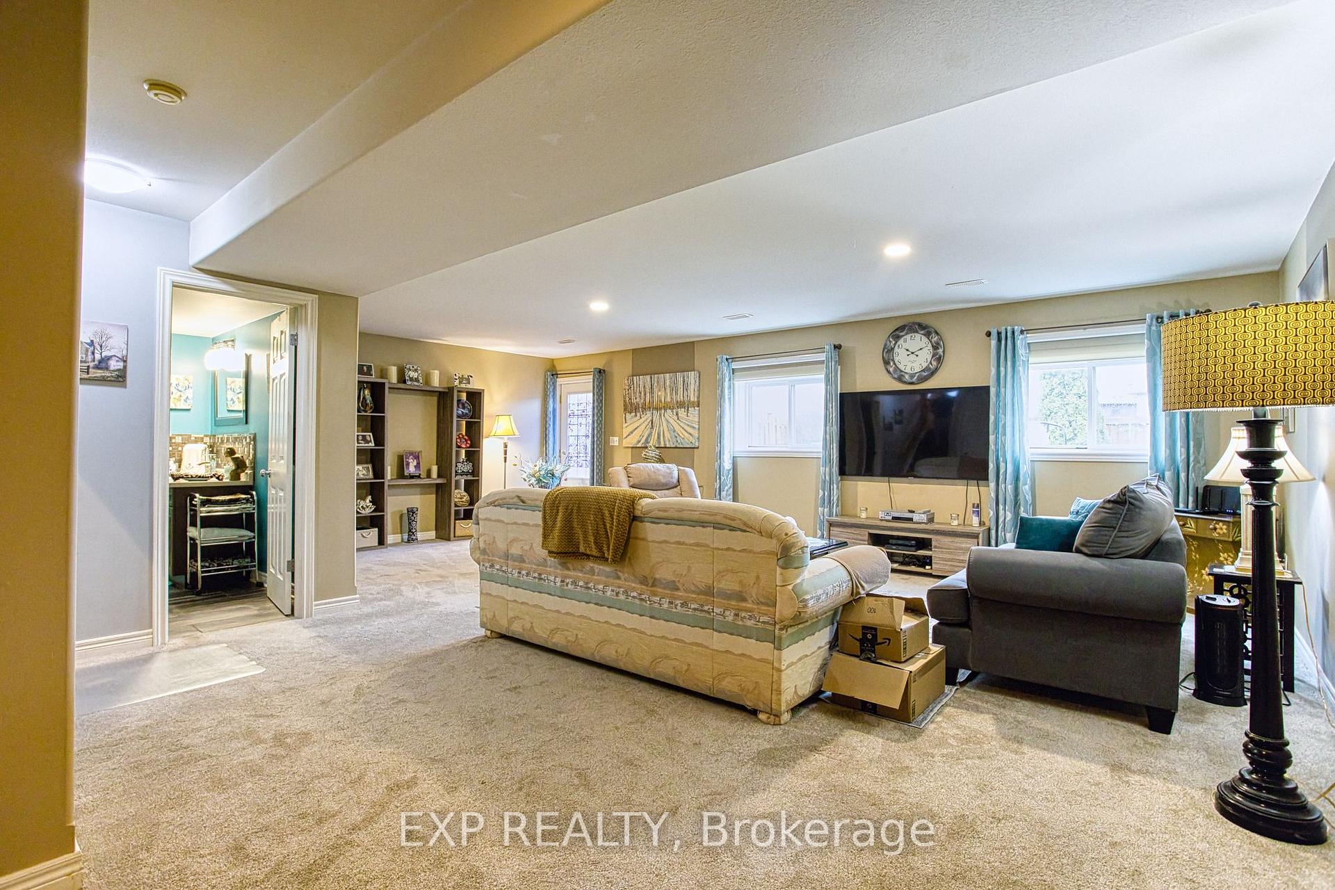 Photo 26 of 7192 Kelly Drive, Niagara Falls, Forestview — HOMEH