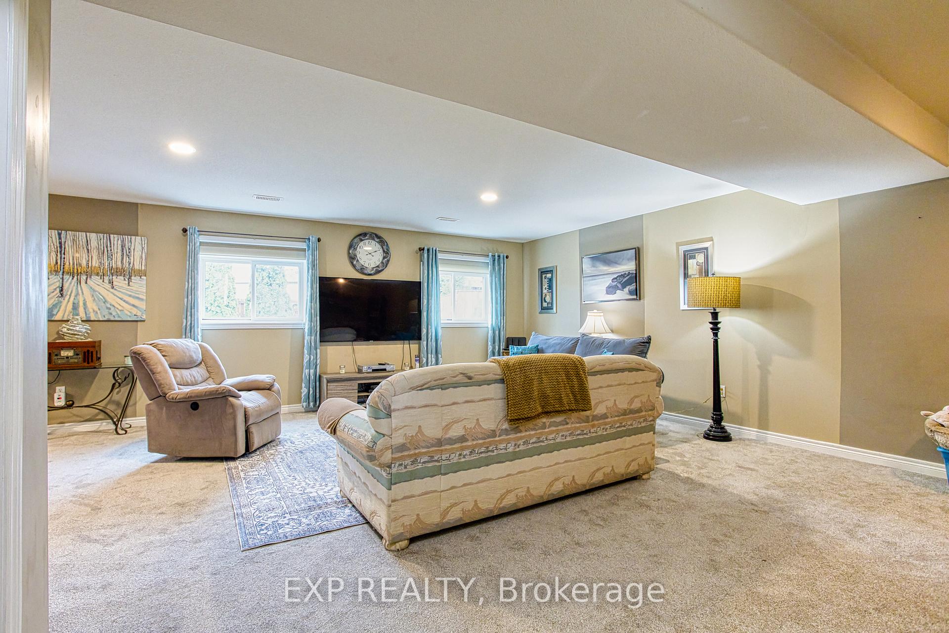 Photo 25 of 7192 Kelly Drive, Niagara Falls, Forestview — HOMEH