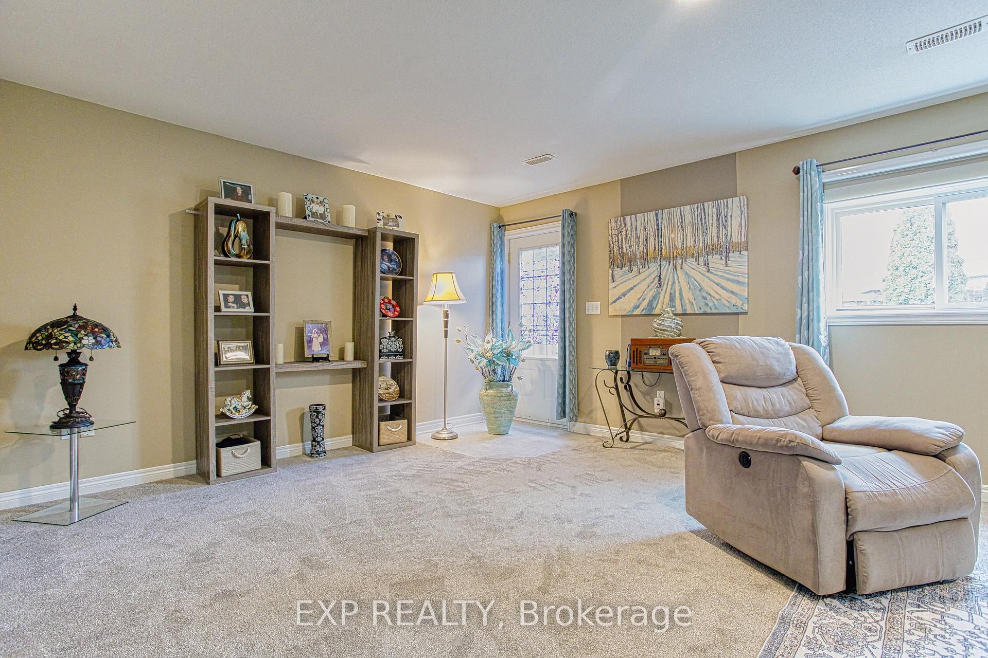 Photo 30 of 7192 Kelly Drive, Niagara Falls, Forestview — HOMEH