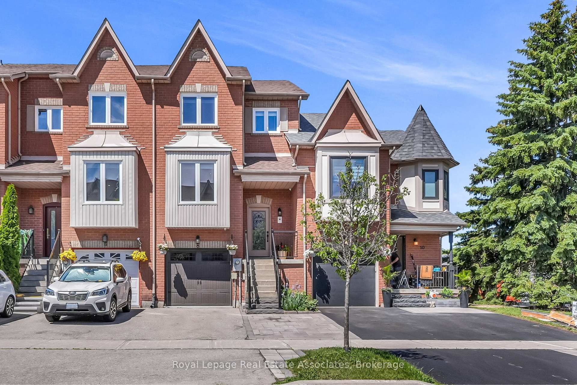 Photo 1 of 8 Prestwick Avenue, Vaughan, Maple — HOMEH