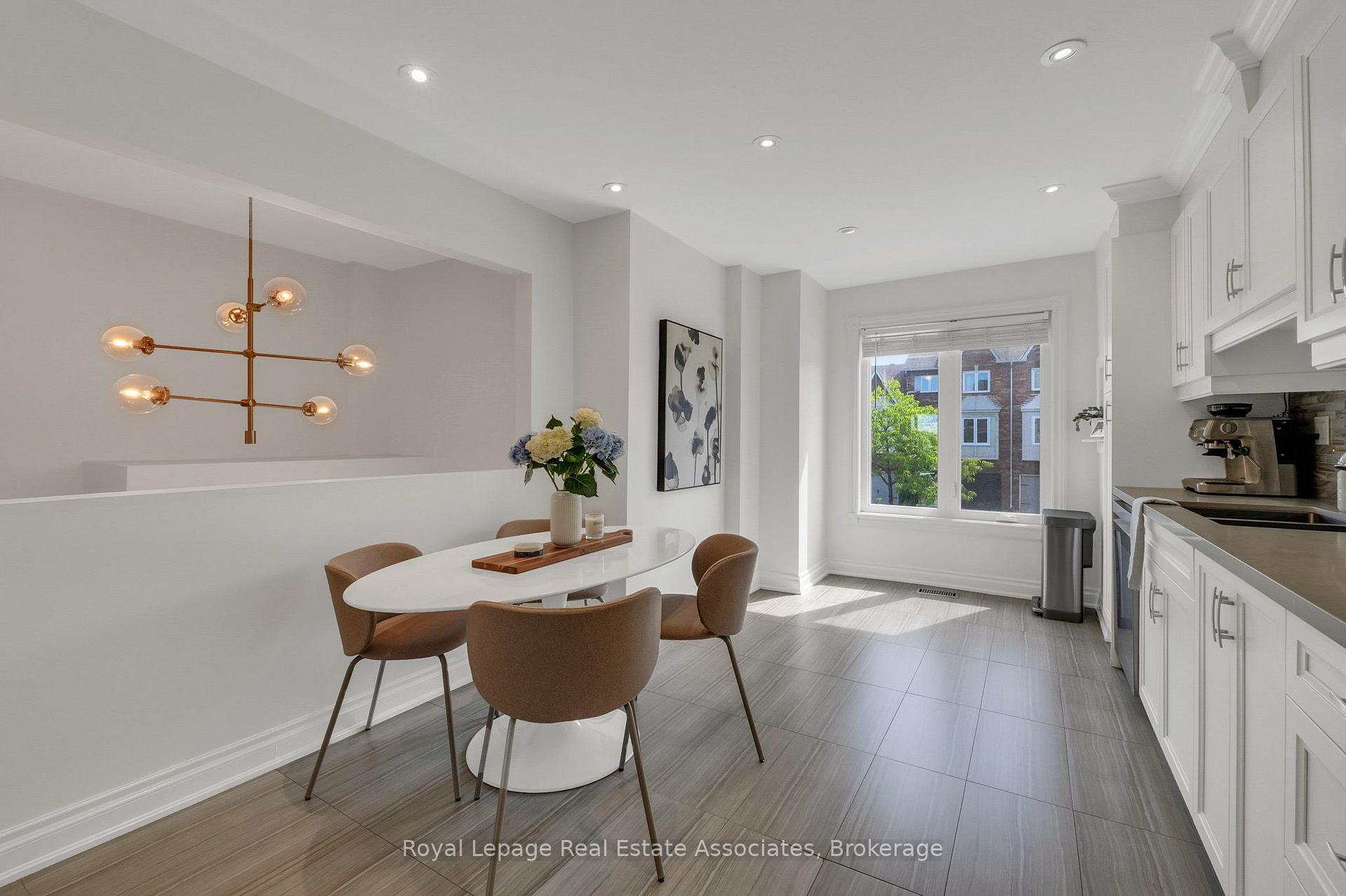 Photo 8 of 8 Prestwick Avenue, Vaughan, Maple — HOMEH