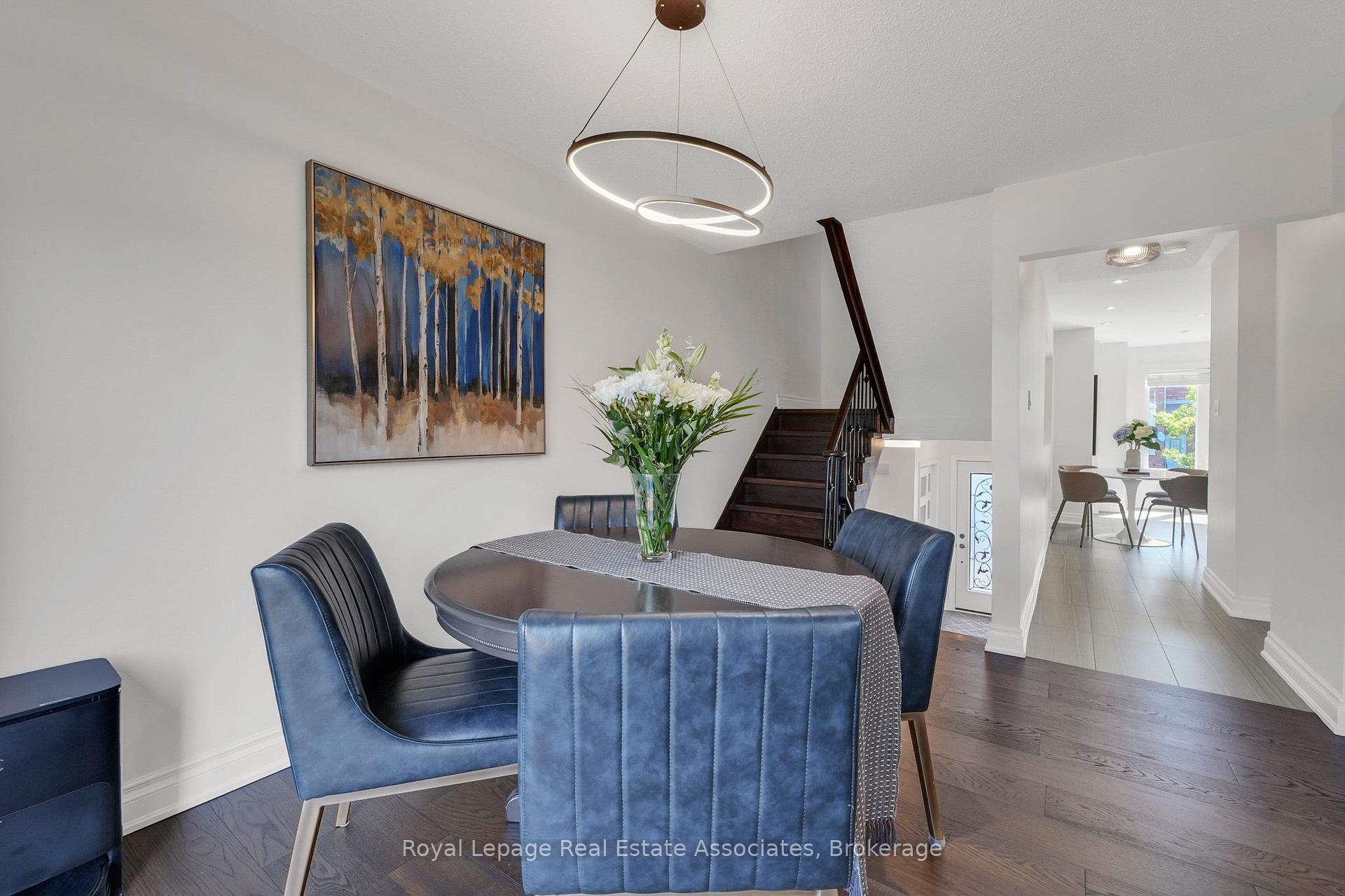 Photo 14 of 8 Prestwick Avenue, Vaughan, Maple — HOMEH